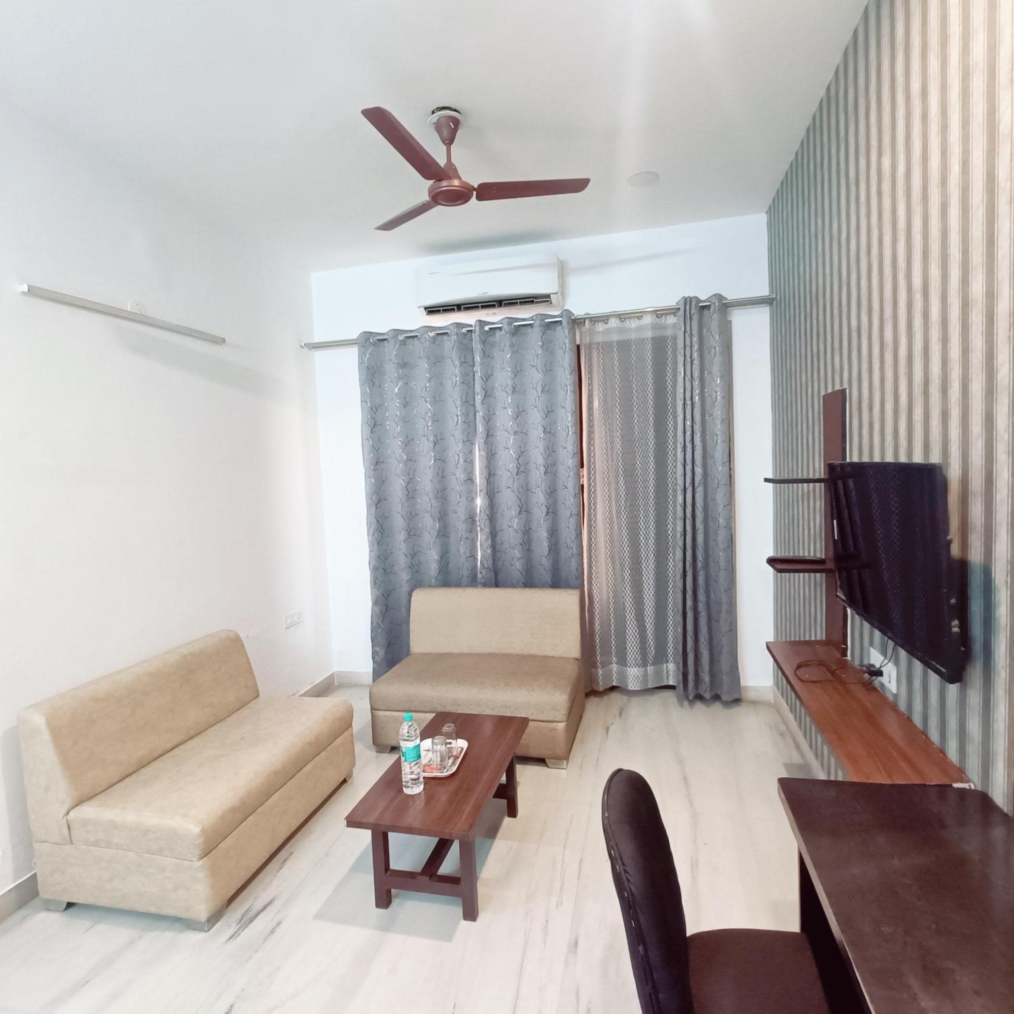 Apartamento Mi Casa Sector 47 Gurgaon Exterior foto